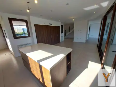 Casa en Venta en Countries y Barrios Cerrados en Ezeiza, USD 620.000