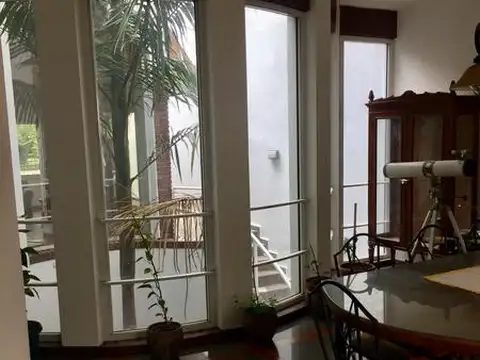 Casa en Venta con 3 cocheras