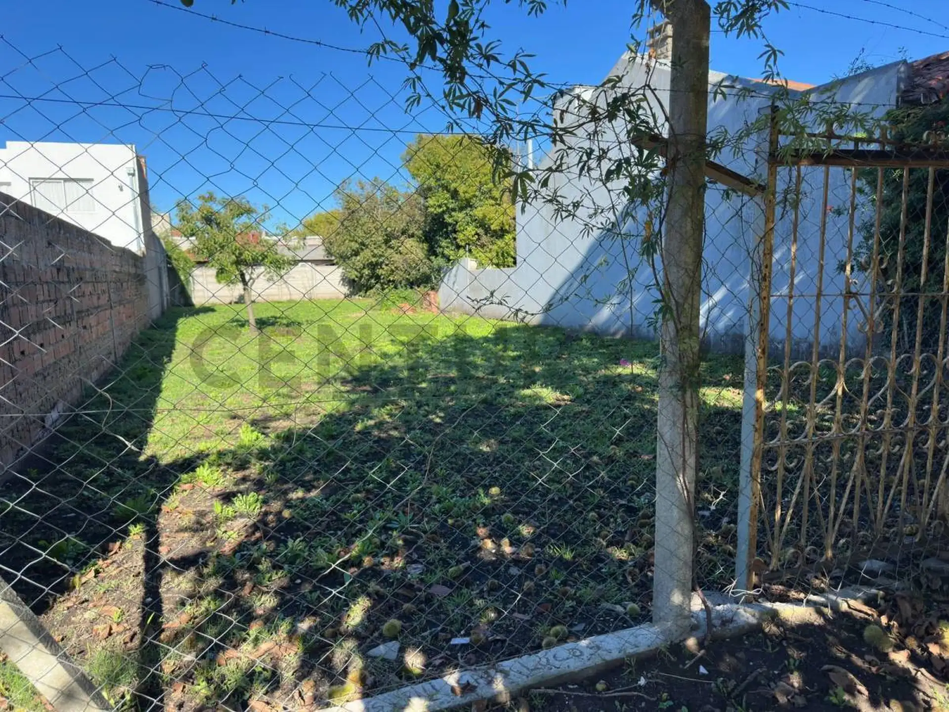 Venta terreno 383 m2 en Bosque Alegre / Barrio El Gaucho