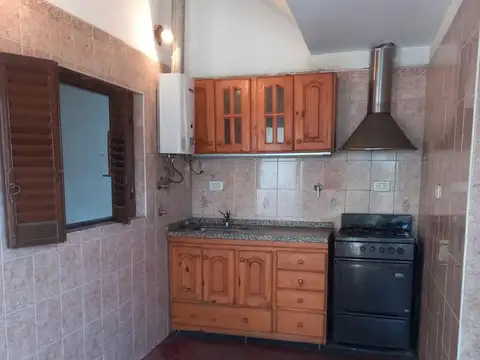 Casa 4 ambientes con 1 baño