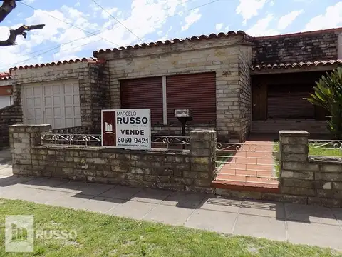 CHALET 4 AMBIENTES – Bº TEXTIL