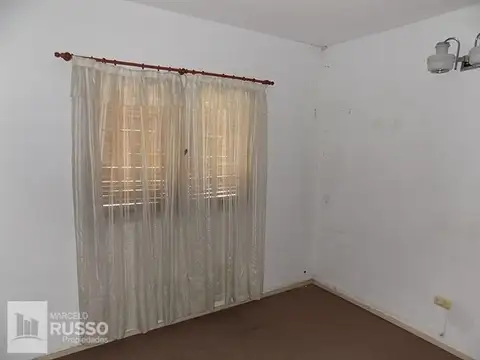 CHALET 4 AMBIENTES – Bº TEXTIL