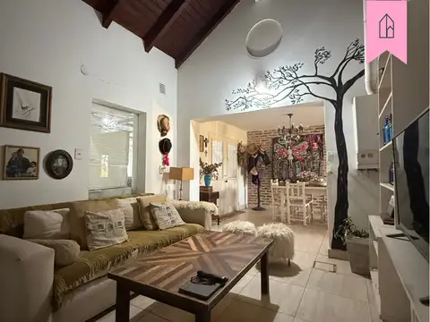 Casa 10 ambientes con 3 baños