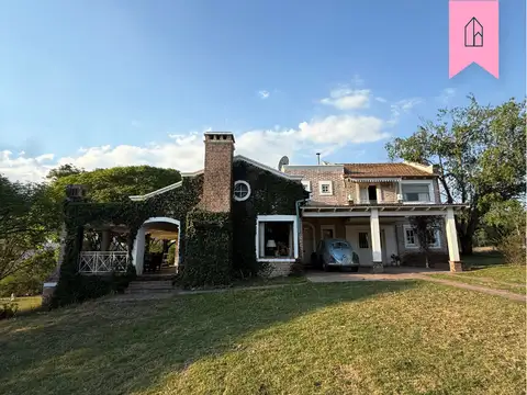 Casa en venta c/ cochera en Club de campo El Tipal