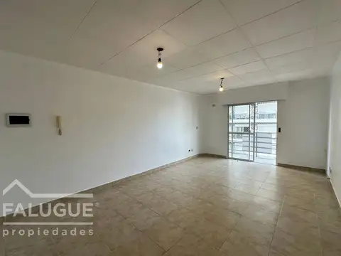 Departamento en Alquiler en Villa Ballester, $ 520.000