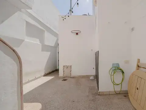 VENTA PH 2/3 AMBIENTES COGHLAN SIN EXPENSAS PATIO