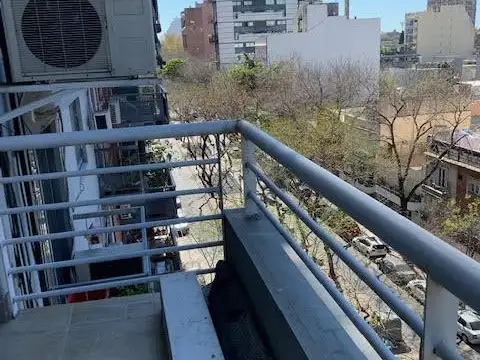 DUPLEX  2 AMBIENTES 70m TOILETTE 7º PISO BALCON SOBRE BOULEVARD CHENAUT