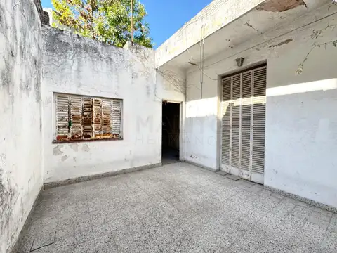 AMPLIO PH 3 AMBIENTES CON PATIO A REFACCIONAR