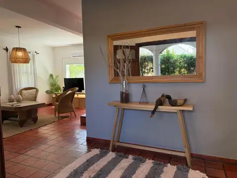 Casa 3 ambientes con 2 baños