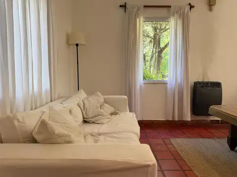 CASA EN ALQUILER BRRIO CERRADO