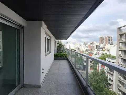 Donato Alvarez 200