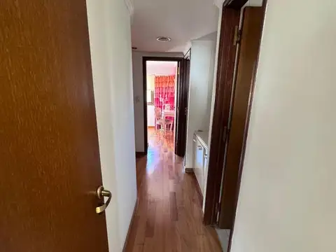 Piso de 3 dormitorios con cochera en venta en La Plata sobre Calle 10 [Cod: 2852-139]