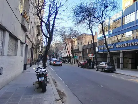 LOCAL EN ALQUILER EN MONSERRAT CON GRAN SÓTANO