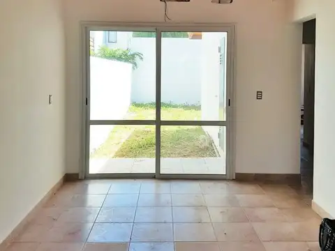 departamento duplex 3 ambientes en venta en lujan planta baja con patio y cochera apto credito
