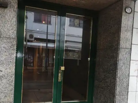 Azcuenaga 700, Piso 6