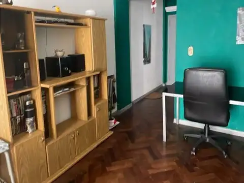 Azcuénaga y San Luis a metros de facultades