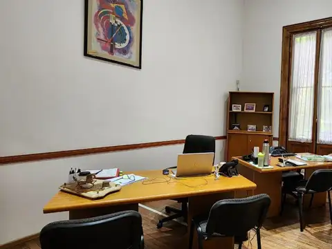 AV. Pellegrini al 800