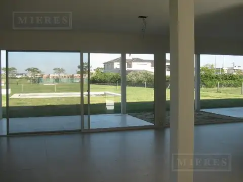 Casa 7 ambientes con 3 baños