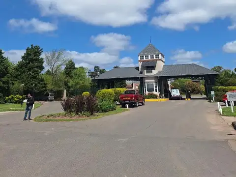 Rbs. Hermoso Lote En Los Jazmines, Pilar Del Este!