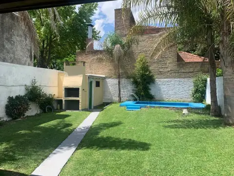 Casa 5 ambientes con 2 baños