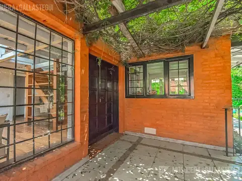 Casa 7 ambientes con 4 baños