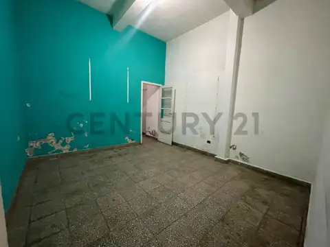 VENTA LOCAL COMERCIAL y ESPACIO AEREO CASTELAR SUR
