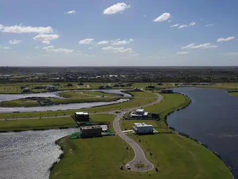 Terreno en  PUERTOS DEL LAGO 