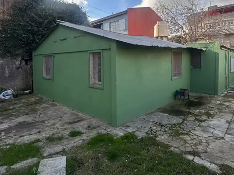 Casa - Alquiler - Argentina, La Matanza - Santa Catalina 5695