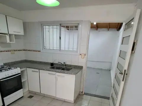 Depto Tipo Casa 3 ambientes con 1 baño