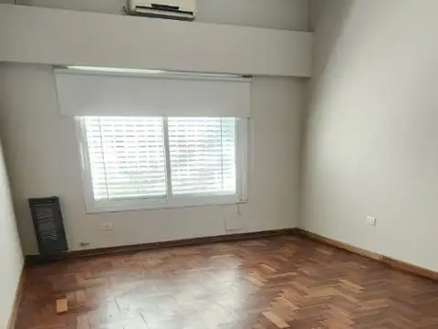 IMPECABLE CASA A LA VENTA EN MERCEDES