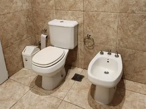 IMPECABLE CASA A LA VENTA EN MERCEDES