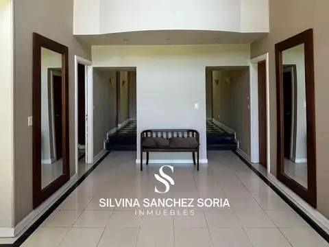 Casa 5 ambientes con 4 baños