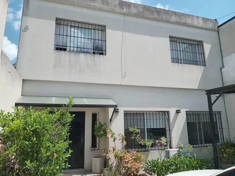 CASA EN LOTE PROPIO