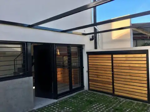 Casa 2 ambientes con 1 baño