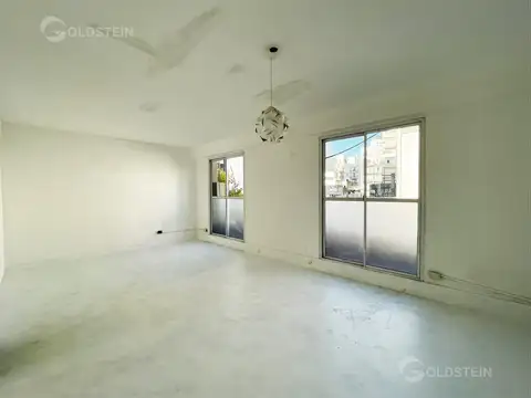 Oficina 8 ambientes con 5 baños