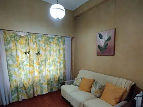 CASA EN VENTA 3 AMBIENTES CON GARAGE QUINCHO PATIO