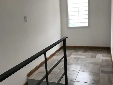 Casa en Alquiler con 1 cochera