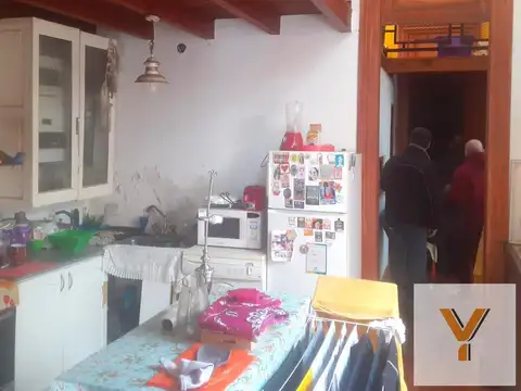 Casa en venta - 3 Dormitorios 2 Baños - 310Mts2 - Parque Patricios