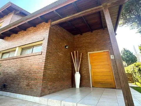 Casa en Venta en Roldan, USD 345.000