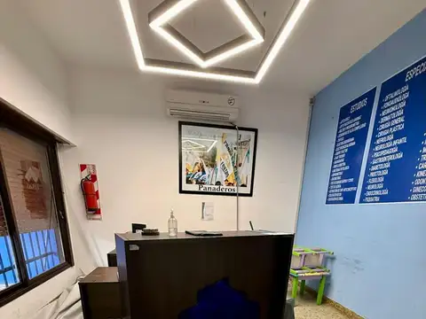 Oficina en Venta con 2 cocheras