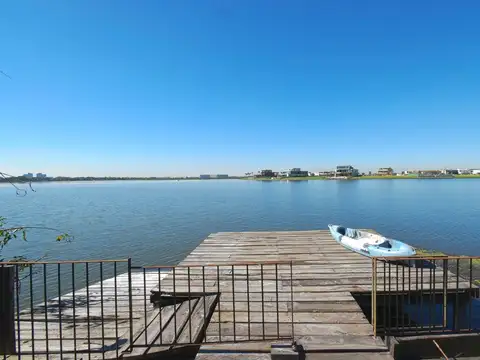 LA ISLA - VENTA CASA EN LAGO CENTRAL