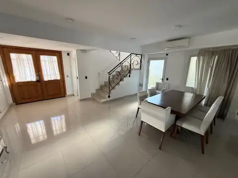 Casa 5 ambientes con 5 baños