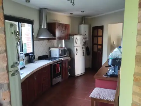 Propiedad con dos unidades funcionales, en colastine norte