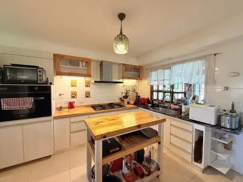 Casa 5 ambientes con 3 baños