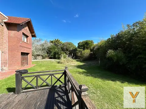 30 e/ Mar Azul y Pasaje Costero