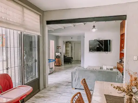 Depto Tipo Casa 5 ambientes con 2 baños