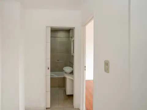 Departamento 2 amb con balcón en Villa Luzuriaga