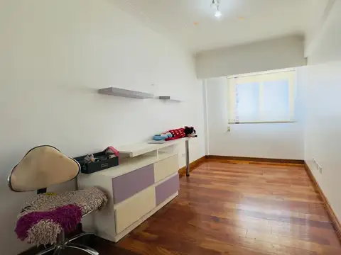 Departamento 5 ambientes con 4 baños
