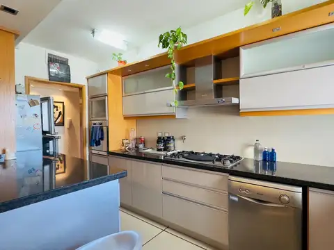 Avenida Pellegrini 600