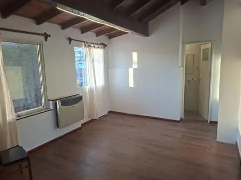 Depto Tipo Casa en Alquiler de 3 ambientes